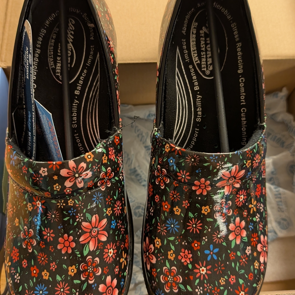 Ing Women's Floral Mules - Black and Multicolor